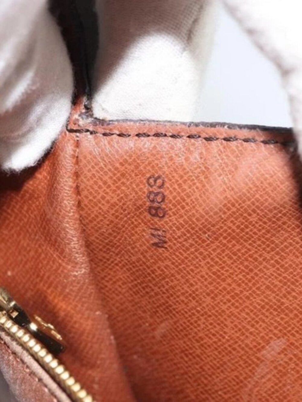 LOUIS VUITTON Monogram Saint Cloud MM Shoulder Bag M51243 LV Auth 166526 - Picture 12 of 16